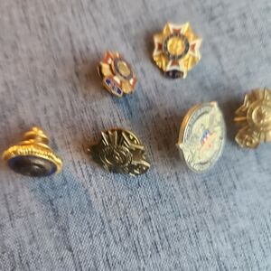 Gold and Silver Men's Accessory Vintage Lapel Pins Lot Of 6